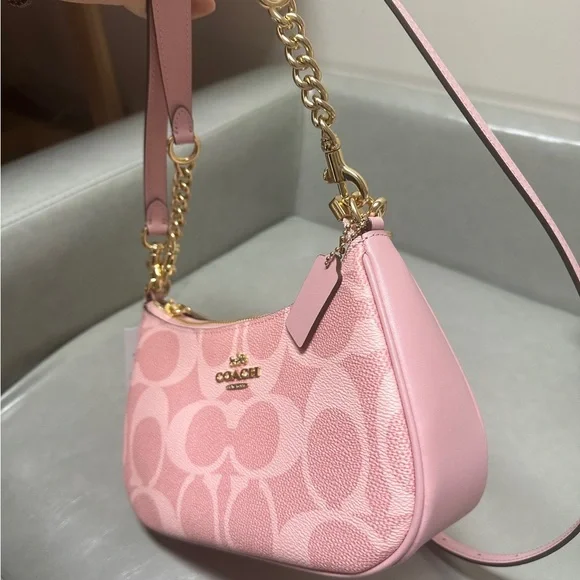 ✨Coach Teri Signature Canvas - Gold/Pink Charms - Picture 4 of 6